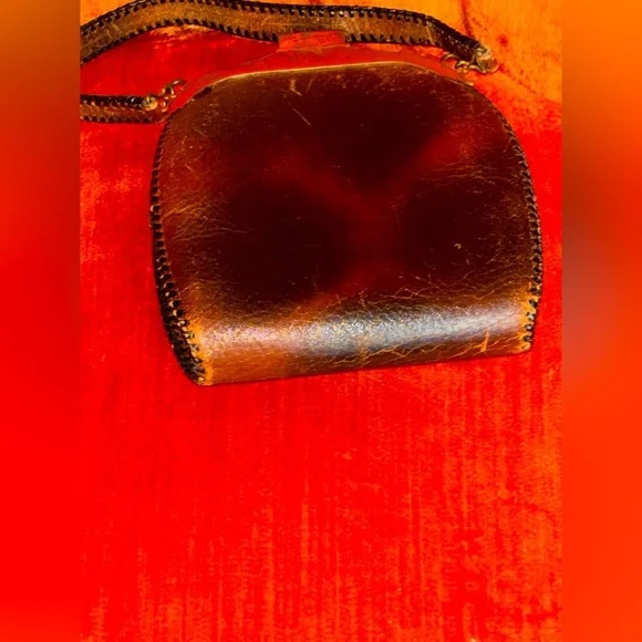 VTG Justin Leather Co Purse Art Nouveau Hand Tooled Leather Turnloc Clasp 1921​